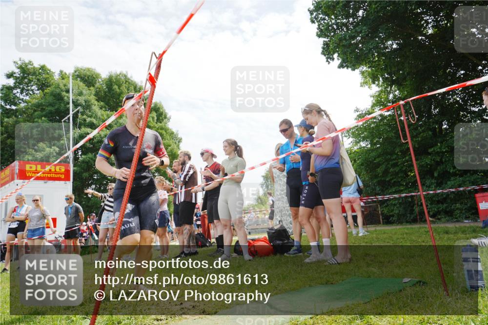 21.06.2026 - 29. Vierlanden-Triathlon LAZAROV Photography http://msf.ph/oto/9861613 21.06.2026 13:12:31 Schwimmen 1107, 1112, 1163 meine-sportfotos.de