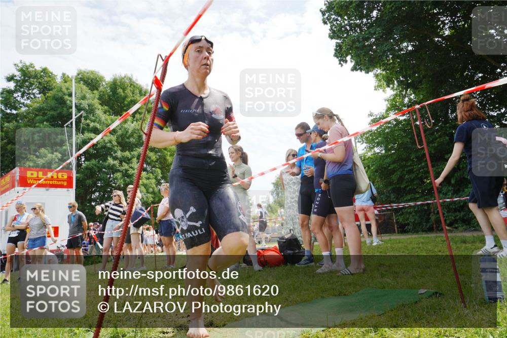 21.06.2026 - 29. Vierlanden-Triathlon LAZAROV Photography http://msf.ph/oto/9861620 21.06.2026 13:12:32 Schwimmen 1107, 1112, 1163 meine-sportfotos.de