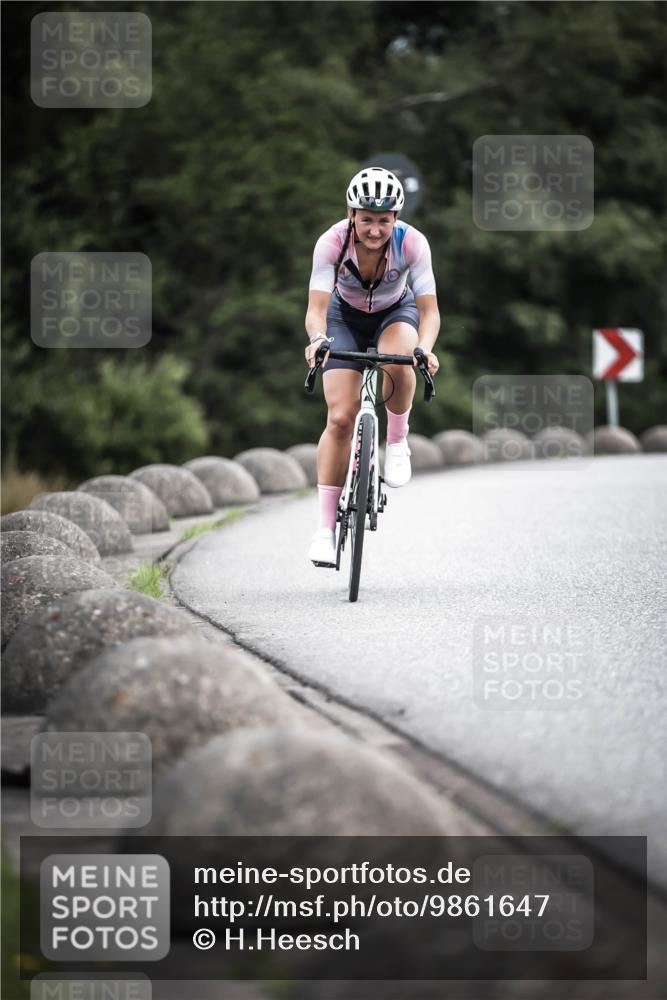 21.06.2026 - 29. Vierlanden-Triathlon H.Heesch http://msf.ph/oto/9861647 21.06.2026 12:09:30 Radfahren 872, 961 meine-sportfotos.de