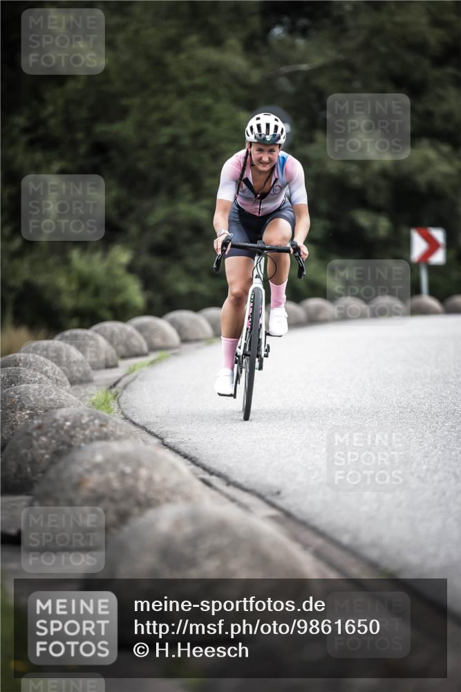 21.06.2026 - 29. Vierlanden-Triathlon H.Heesch http://msf.ph/oto/9861650 21.06.2026 12:09:30 Radfahren 872, 961 meine-sportfotos.de
