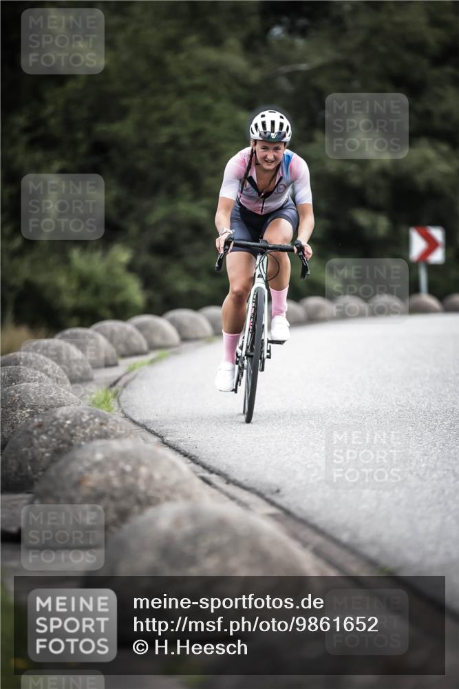 21.06.2026 - 29. Vierlanden-Triathlon H.Heesch http://msf.ph/oto/9861652 21.06.2026 12:09:30 Radfahren 872, 961 meine-sportfotos.de
