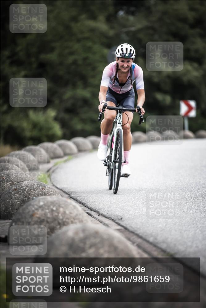 21.06.2026 - 29. Vierlanden-Triathlon H.Heesch http://msf.ph/oto/9861659 21.06.2026 12:09:30 Radfahren 872, 961 meine-sportfotos.de
