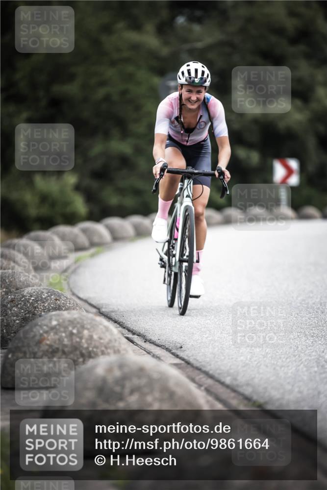 21.06.2026 - 29. Vierlanden-Triathlon H.Heesch http://msf.ph/oto/9861664 21.06.2026 12:09:30 Radfahren 872, 961 meine-sportfotos.de
