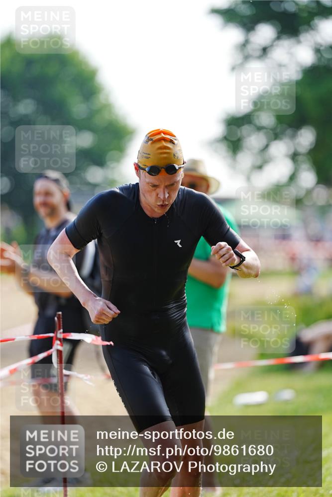 21.06.2026 - 29. Vierlanden-Triathlon LAZAROV Photography http://msf.ph/oto/9861680 21.06.2026 09:01:36 Schwimmen 64 meine-sportfotos.de