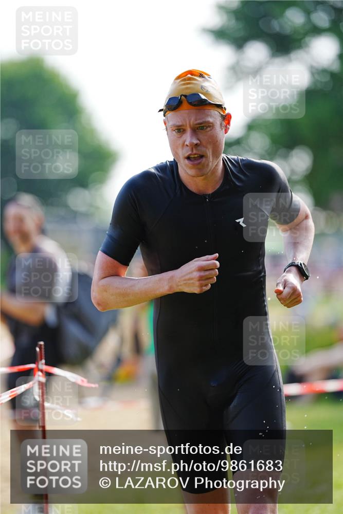 21.06.2026 - 29. Vierlanden-Triathlon LAZAROV Photography http://msf.ph/oto/9861683 21.06.2026 09:01:36 Schwimmen 64 meine-sportfotos.de