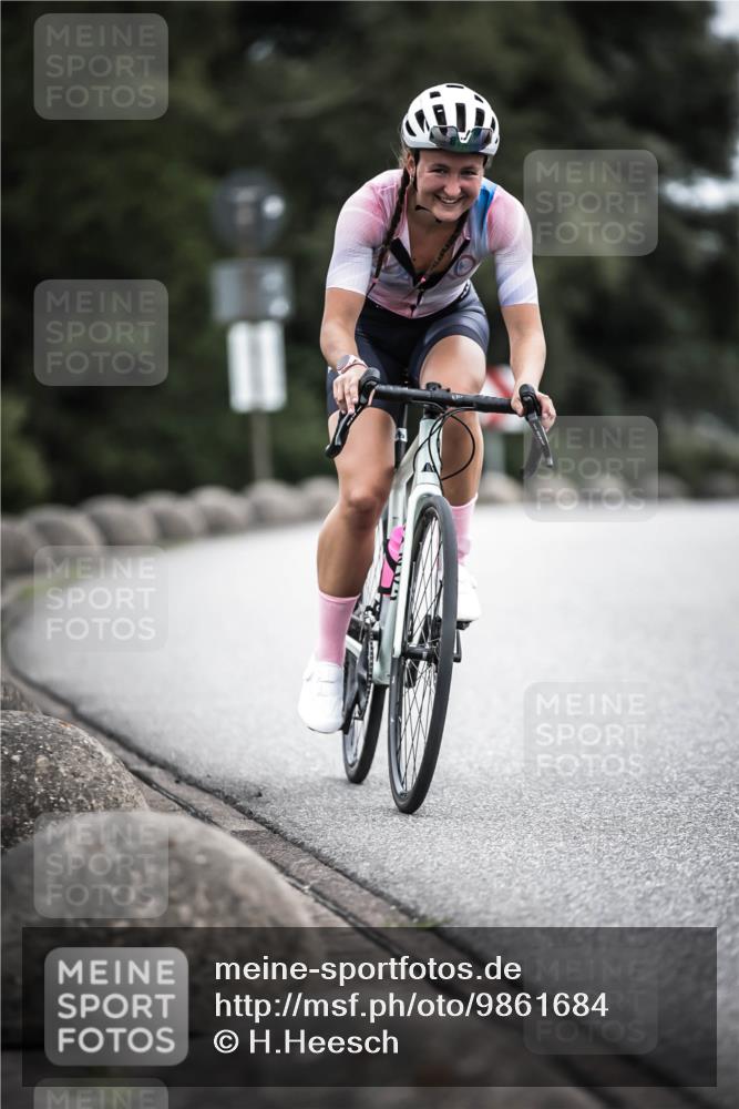 21.06.2026 - 29. Vierlanden-Triathlon H.Heesch http://msf.ph/oto/9861684 21.06.2026 12:09:31 Radfahren 872, 961 meine-sportfotos.de