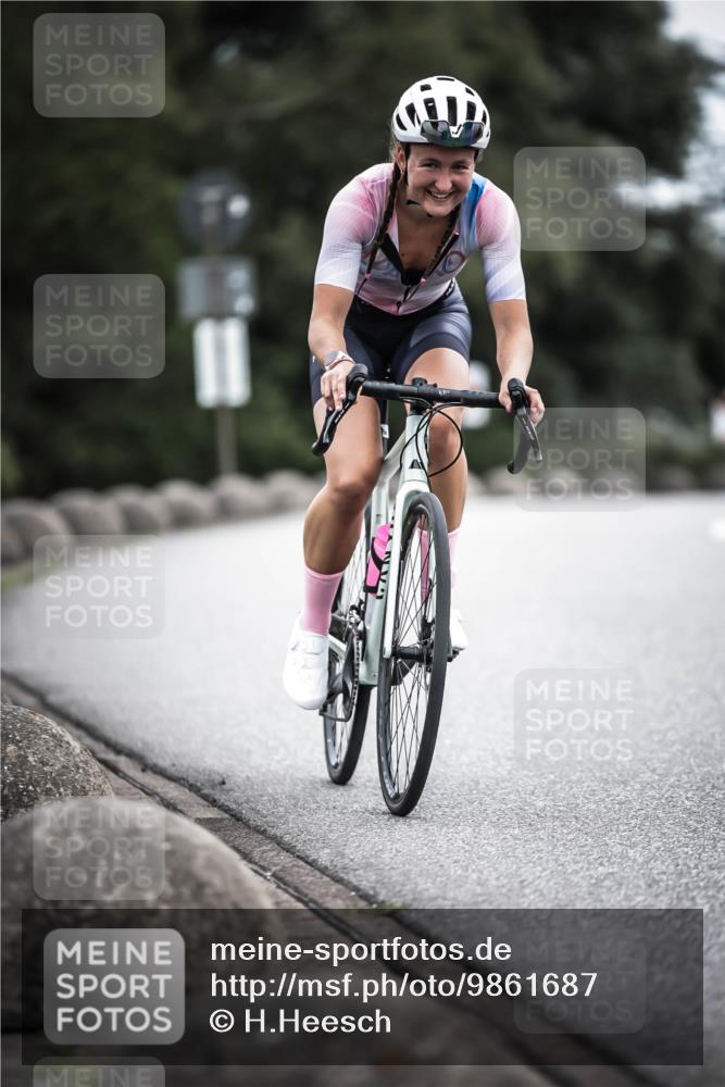 21.06.2026 - 29. Vierlanden-Triathlon H.Heesch http://msf.ph/oto/9861687 21.06.2026 12:09:31 Radfahren 872, 961 meine-sportfotos.de