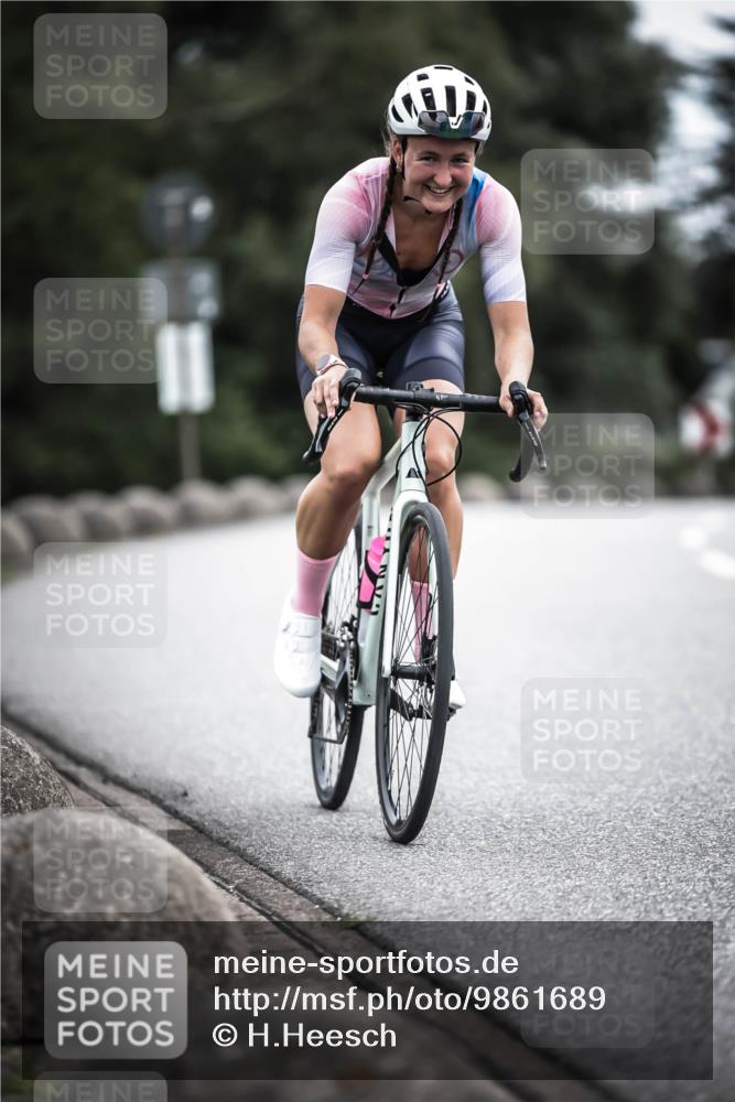 21.06.2026 - 29. Vierlanden-Triathlon H.Heesch http://msf.ph/oto/9861689 21.06.2026 12:09:31 Radfahren 872, 961 meine-sportfotos.de