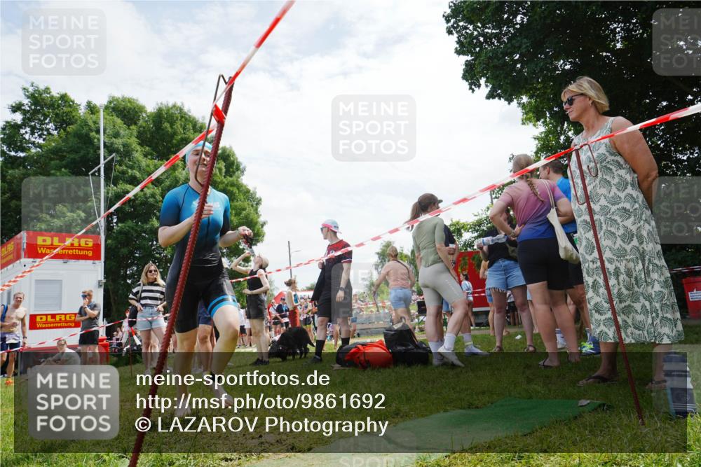 21.06.2026 - 29. Vierlanden-Triathlon LAZAROV Photography http://msf.ph/oto/9861692 21.06.2026 13:15:02 Schwimmen 1137 meine-sportfotos.de