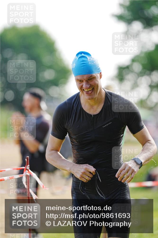21.06.2026 - 29. Vierlanden-Triathlon LAZAROV Photography http://msf.ph/oto/9861693 21.06.2026 09:02:45 Schwimmen 128 meine-sportfotos.de