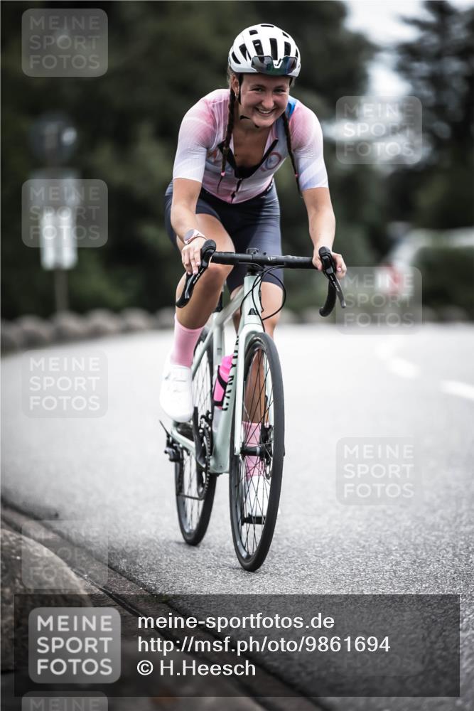 21.06.2026 - 29. Vierlanden-Triathlon H.Heesch http://msf.ph/oto/9861694 21.06.2026 12:09:31 Radfahren 872, 961 meine-sportfotos.de