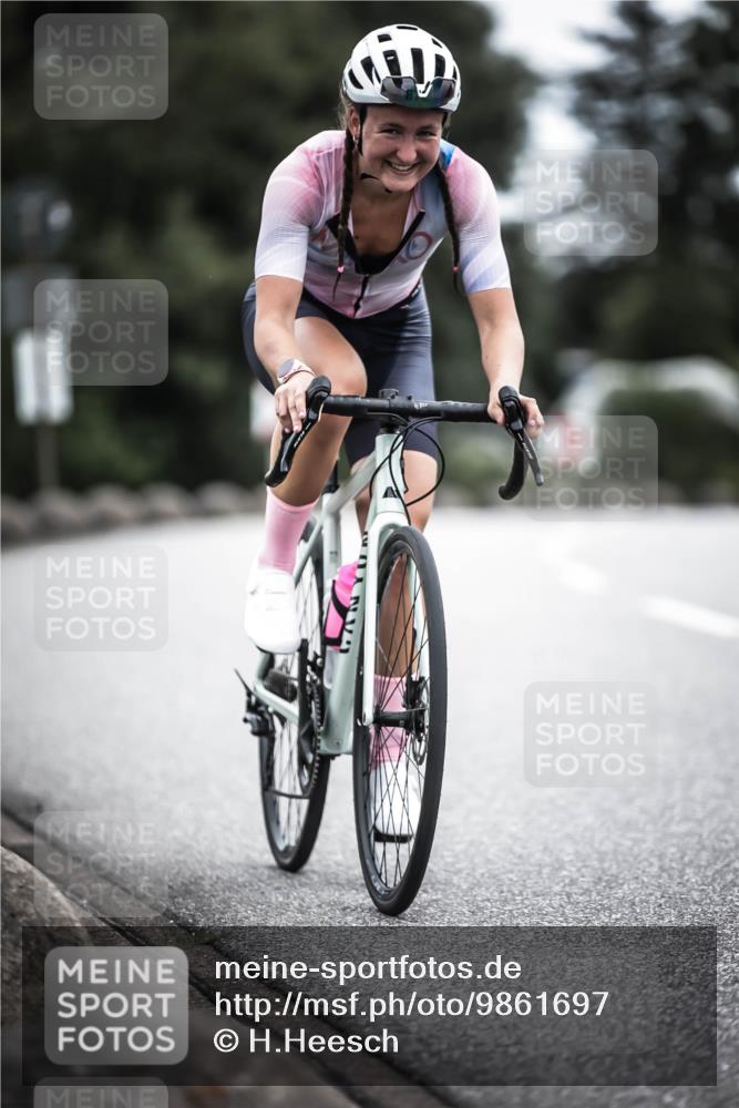 21.06.2026 - 29. Vierlanden-Triathlon H.Heesch http://msf.ph/oto/9861697 21.06.2026 12:09:31 Radfahren 872, 961 meine-sportfotos.de