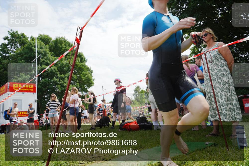 21.06.2026 - 29. Vierlanden-Triathlon LAZAROV Photography http://msf.ph/oto/9861698 21.06.2026 13:15:03 Schwimmen 1137, 1160 meine-sportfotos.de
