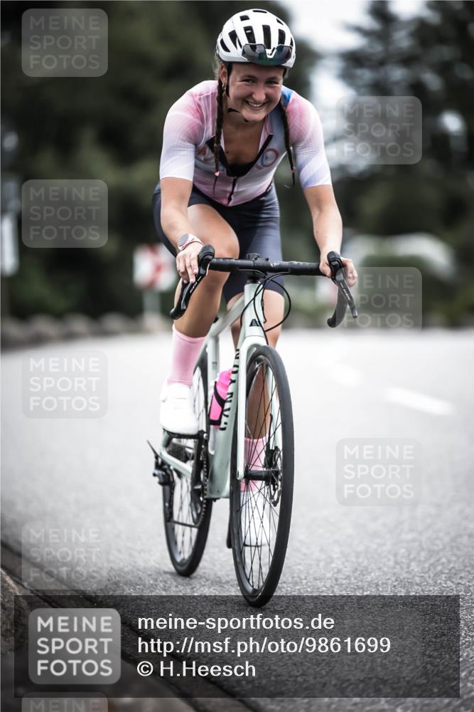 21.06.2026 - 29. Vierlanden-Triathlon H.Heesch http://msf.ph/oto/9861699 21.06.2026 12:09:31 Radfahren 872, 961 meine-sportfotos.de
