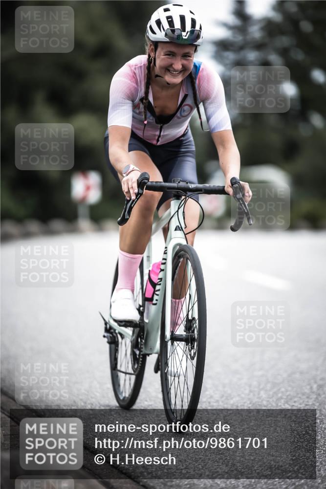 21.06.2026 - 29. Vierlanden-Triathlon H.Heesch http://msf.ph/oto/9861701 21.06.2026 12:09:31 Radfahren 872, 961 meine-sportfotos.de
