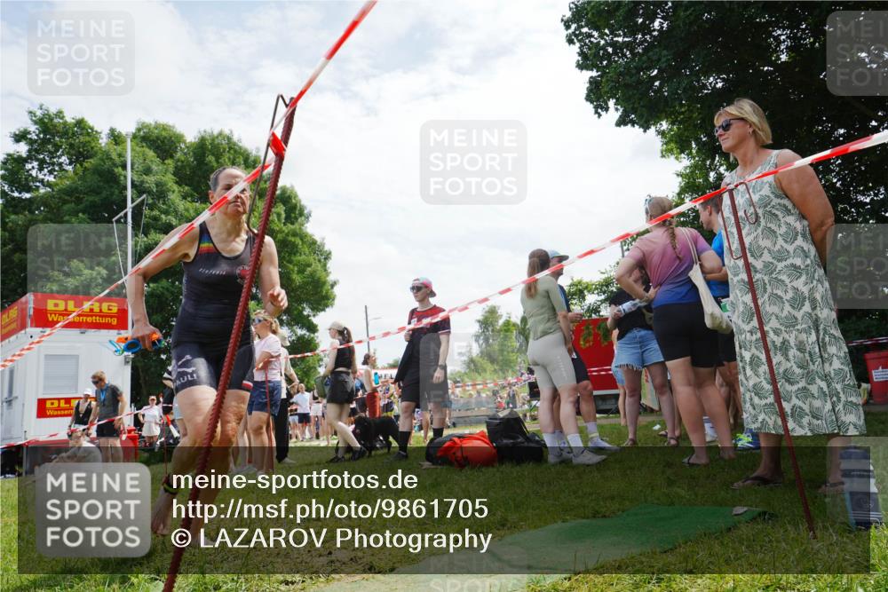 21.06.2026 - 29. Vierlanden-Triathlon LAZAROV Photography http://msf.ph/oto/9861705 21.06.2026 13:15:07 Schwimmen 1137, 1160 meine-sportfotos.de