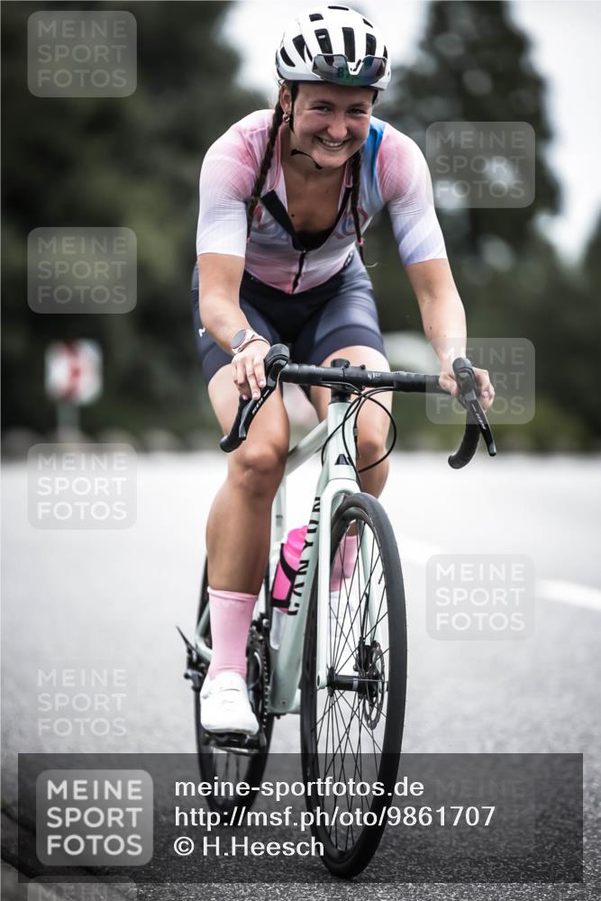 21.06.2026 - 29. Vierlanden-Triathlon H.Heesch http://msf.ph/oto/9861707 21.06.2026 12:09:31 Radfahren 872, 961 meine-sportfotos.de