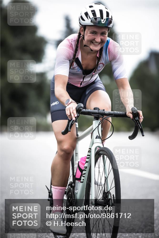 21.06.2026 - 29. Vierlanden-Triathlon H.Heesch http://msf.ph/oto/9861712 21.06.2026 12:09:31 Radfahren 872, 961 meine-sportfotos.de