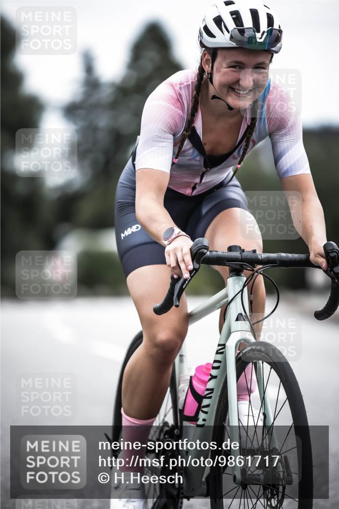 21.06.2026 - 29. Vierlanden-Triathlon H.Heesch http://msf.ph/oto/9861717 21.06.2026 12:09:31 Radfahren 872, 961 meine-sportfotos.de