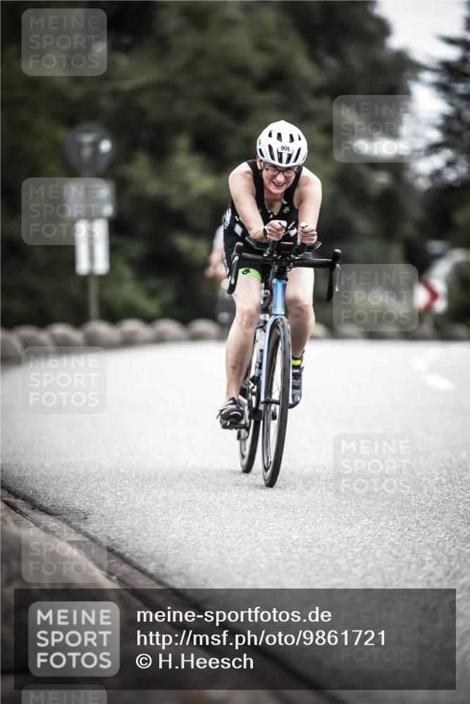 21.06.2026 - 29. Vierlanden-Triathlon H.Heesch http://msf.ph/oto/9861721 21.06.2026 12:09:43 Radfahren 726, 903, 906 meine-sportfotos.de