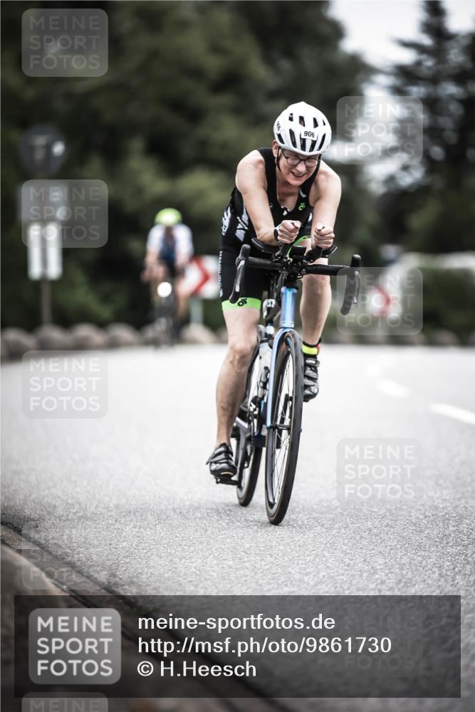 21.06.2026 - 29. Vierlanden-Triathlon H.Heesch http://msf.ph/oto/9861730 21.06.2026 12:09:43 Radfahren 726, 903, 906 meine-sportfotos.de