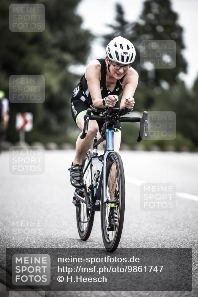 21.06.2026 - 29. Vierlanden-Triathlon H.Heesch http://msf.ph/oto/9861747 21.06.2026 12:09:44 Radfahren 726, 903, 906 meine-sportfotos.de
