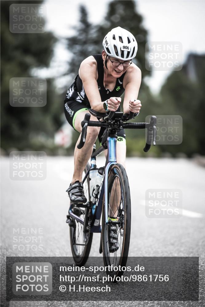 21.06.2026 - 29. Vierlanden-Triathlon H.Heesch http://msf.ph/oto/9861756 21.06.2026 12:09:44 Radfahren 726, 903, 906 meine-sportfotos.de