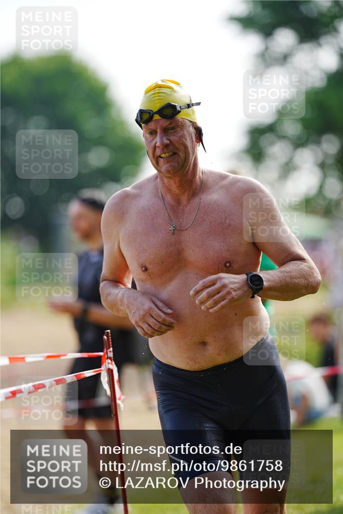 21.06.2026 - 29. Vierlanden-Triathlon LAZAROV Photography http://msf.ph/oto/9861758 21.06.2026 09:04:11 Schwimmen 177, 244 meine-sportfotos.de