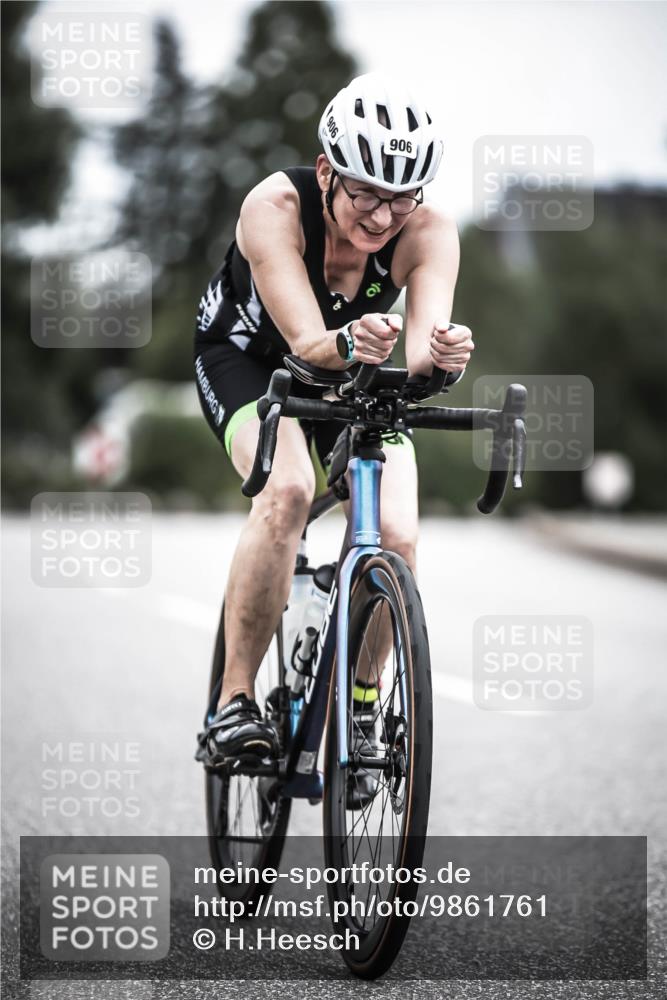 21.06.2026 - 29. Vierlanden-Triathlon H.Heesch http://msf.ph/oto/9861761 21.06.2026 12:09:44 Radfahren 726, 903, 906 meine-sportfotos.de