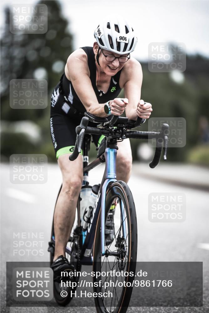21.06.2026 - 29. Vierlanden-Triathlon H.Heesch http://msf.ph/oto/9861766 21.06.2026 12:09:44 Radfahren 726, 903, 906 meine-sportfotos.de