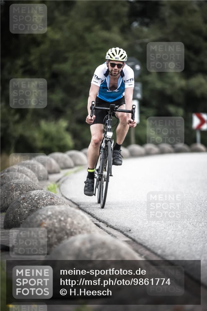 21.06.2026 - 29. Vierlanden-Triathlon H.Heesch http://msf.ph/oto/9861774 21.06.2026 12:09:47 Radfahren 903, 906 meine-sportfotos.de