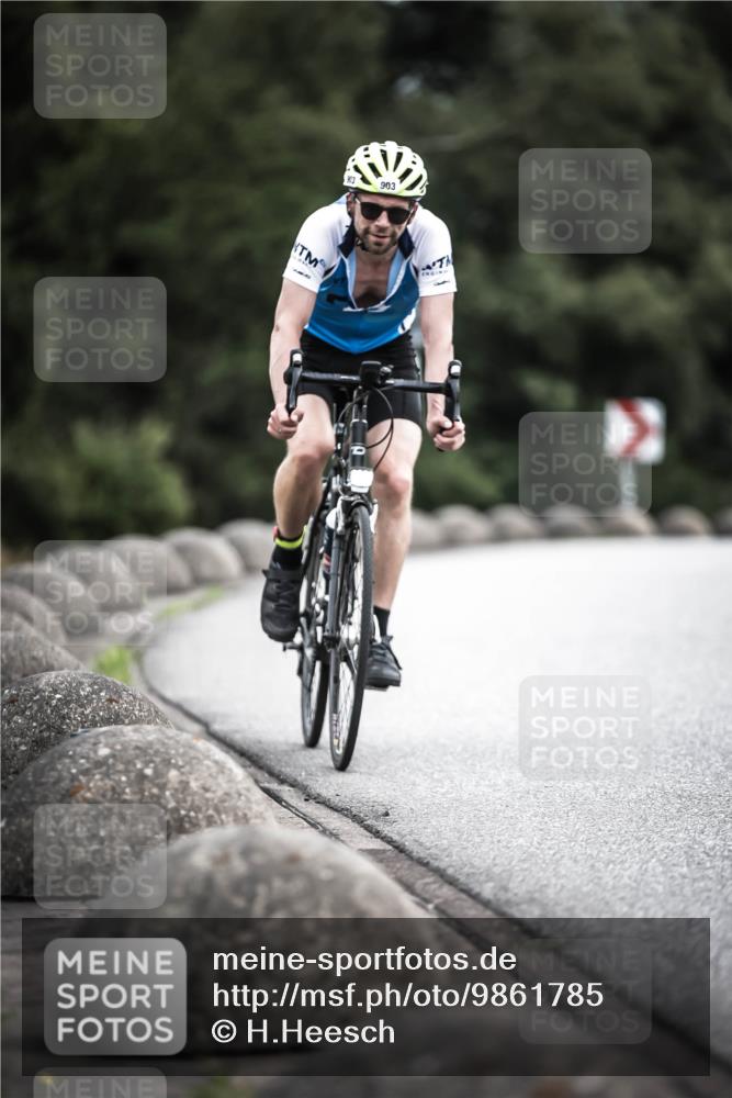 21.06.2026 - 29. Vierlanden-Triathlon H.Heesch http://msf.ph/oto/9861785 21.06.2026 12:09:47 Radfahren 903, 906 meine-sportfotos.de