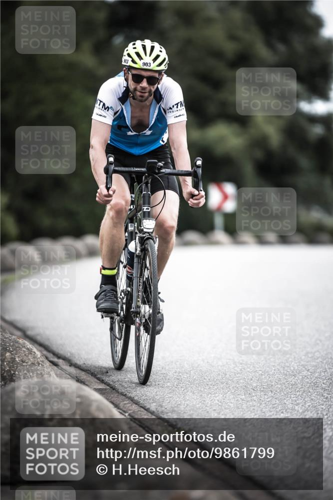 21.06.2026 - 29. Vierlanden-Triathlon H.Heesch http://msf.ph/oto/9861799 21.06.2026 12:09:47 Radfahren 903, 906 meine-sportfotos.de