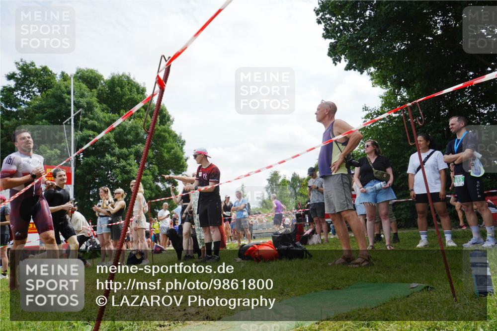 21.06.2026 - 29. Vierlanden-Triathlon LAZAROV Photography http://msf.ph/oto/9861800 21.06.2026 13:23:50 Schwimmen 1191, 1207, 1218 meine-sportfotos.de