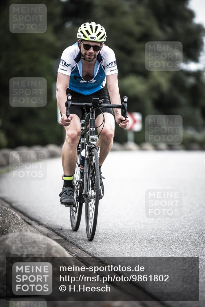 21.06.2026 - 29. Vierlanden-Triathlon H.Heesch http://msf.ph/oto/9861802 21.06.2026 12:09:47 Radfahren 903, 906 meine-sportfotos.de