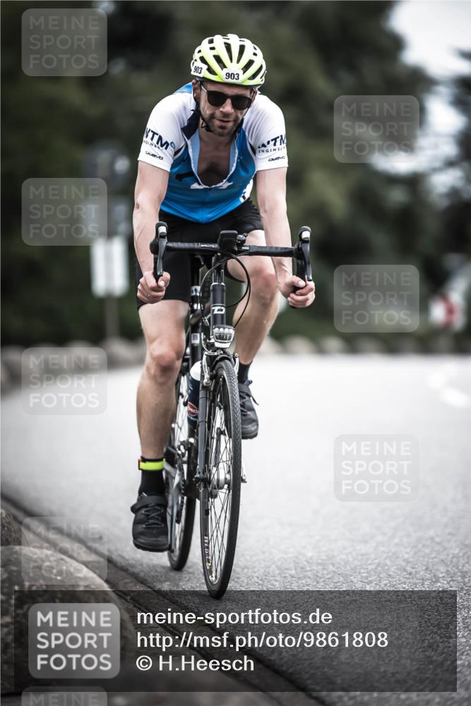21.06.2026 - 29. Vierlanden-Triathlon H.Heesch http://msf.ph/oto/9861808 21.06.2026 12:09:47 Radfahren 903, 906 meine-sportfotos.de