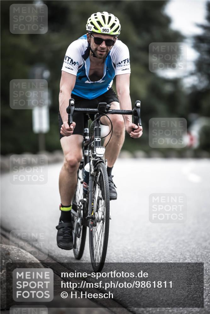 21.06.2026 - 29. Vierlanden-Triathlon H.Heesch http://msf.ph/oto/9861811 21.06.2026 12:09:47 Radfahren 903, 906 meine-sportfotos.de