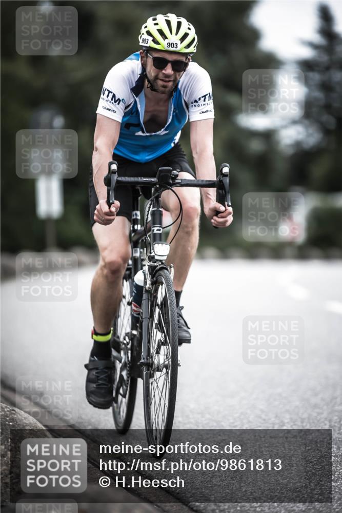 21.06.2026 - 29. Vierlanden-Triathlon H.Heesch http://msf.ph/oto/9861813 21.06.2026 12:09:47 Radfahren 903, 906 meine-sportfotos.de