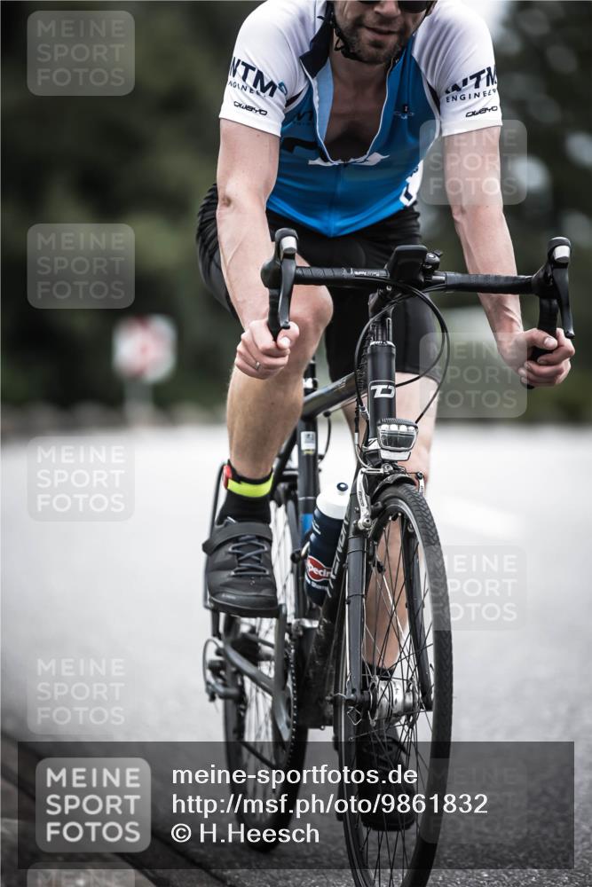 21.06.2026 - 29. Vierlanden-Triathlon H.Heesch http://msf.ph/oto/9861832 21.06.2026 12:09:48 Radfahren 903 meine-sportfotos.de