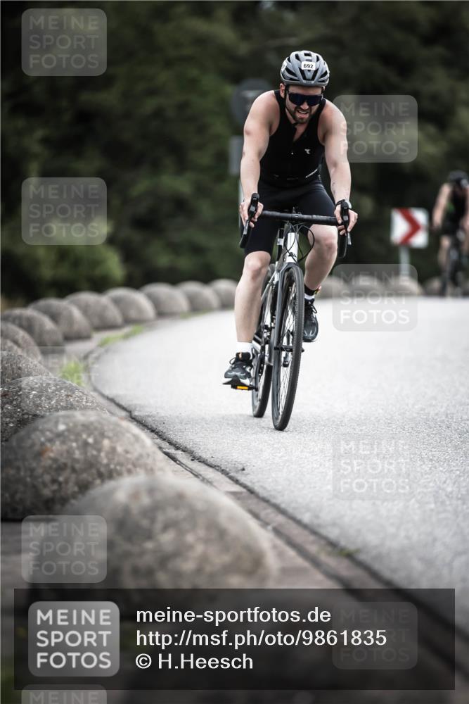 21.06.2026 - 29. Vierlanden-Triathlon H.Heesch http://msf.ph/oto/9861835 21.06.2026 12:10:01 Radfahren 692, 699, 745, 788 meine-sportfotos.de