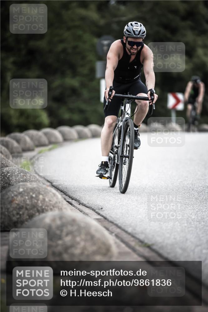 21.06.2026 - 29. Vierlanden-Triathlon H.Heesch http://msf.ph/oto/9861836 21.06.2026 12:10:02 Radfahren 650, 692, 699, 745, 788 meine-sportfotos.de