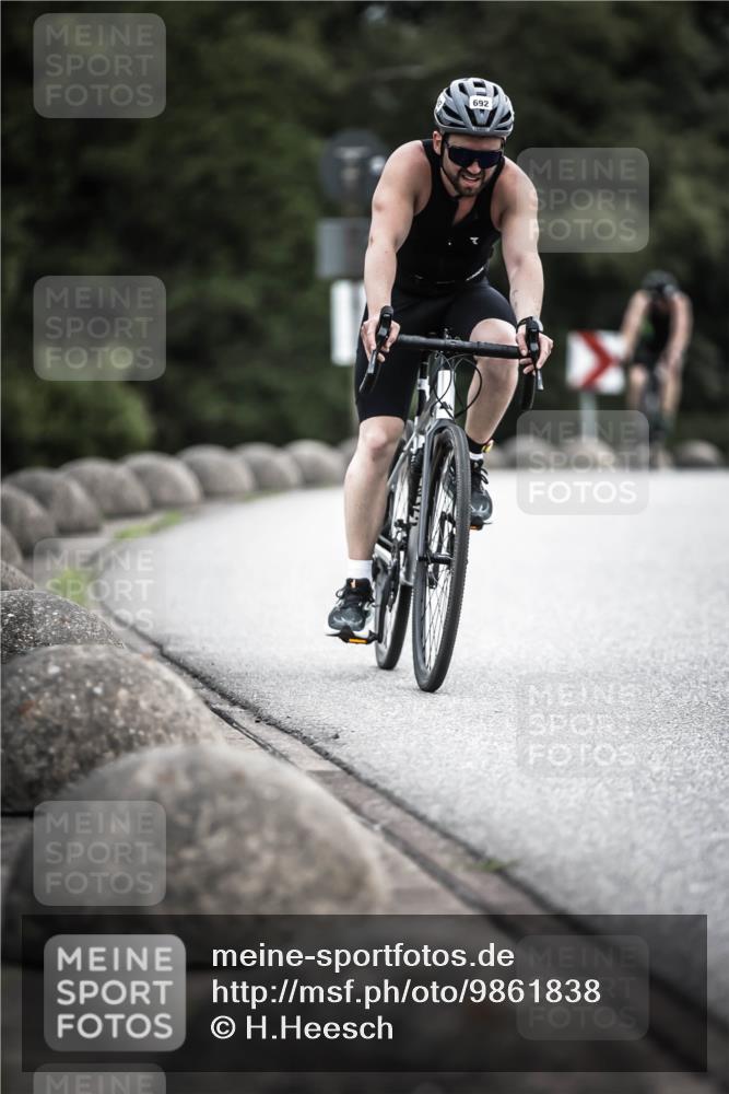21.06.2026 - 29. Vierlanden-Triathlon H.Heesch http://msf.ph/oto/9861838 21.06.2026 12:10:02 Radfahren 650, 692, 699, 745, 788 meine-sportfotos.de