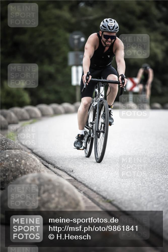 21.06.2026 - 29. Vierlanden-Triathlon H.Heesch http://msf.ph/oto/9861841 21.06.2026 12:10:02 Radfahren 650, 692, 699, 745, 788 meine-sportfotos.de
