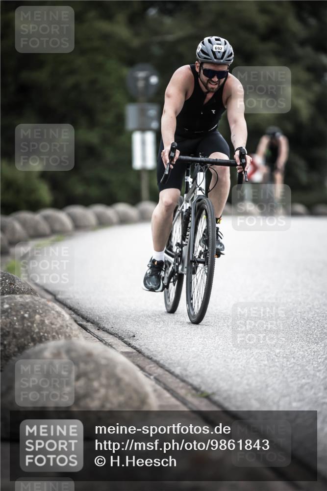 21.06.2026 - 29. Vierlanden-Triathlon H.Heesch http://msf.ph/oto/9861843 21.06.2026 12:10:02 Radfahren 650, 692, 699, 745, 788 meine-sportfotos.de