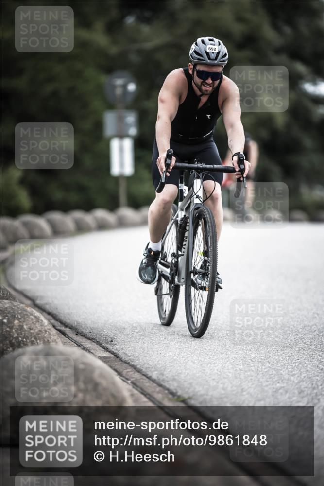 21.06.2026 - 29. Vierlanden-Triathlon H.Heesch http://msf.ph/oto/9861848 21.06.2026 12:10:02 Radfahren 650, 692, 699, 745, 788 meine-sportfotos.de