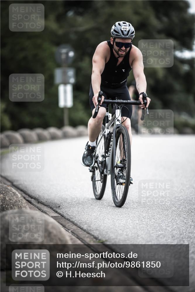21.06.2026 - 29. Vierlanden-Triathlon H.Heesch http://msf.ph/oto/9861850 21.06.2026 12:10:02 Radfahren 650, 692, 699, 745, 788 meine-sportfotos.de