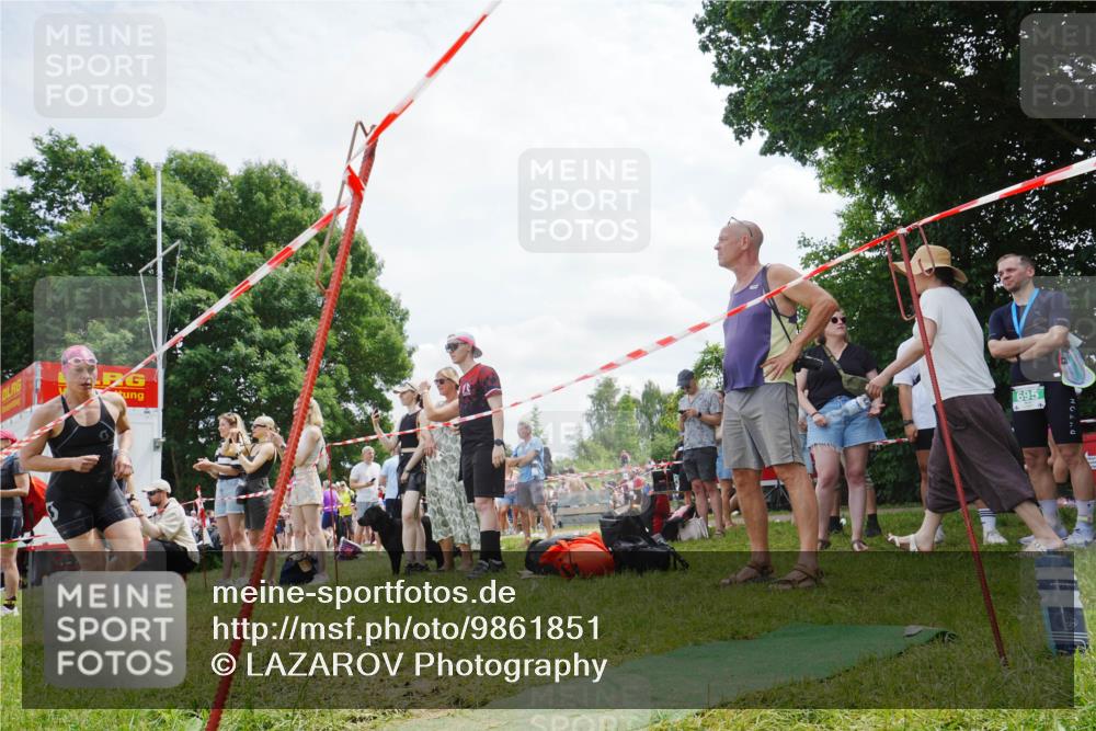 21.06.2026 - 29. Vierlanden-Triathlon LAZAROV Photography http://msf.ph/oto/9861851 21.06.2026 13:23:53 Schwimmen 1191, 1207, 1218 meine-sportfotos.de