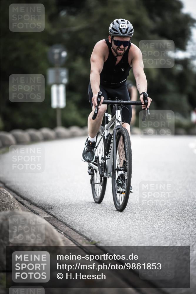 21.06.2026 - 29. Vierlanden-Triathlon H.Heesch http://msf.ph/oto/9861853 21.06.2026 12:10:02 Radfahren 650, 692, 699, 745, 788 meine-sportfotos.de