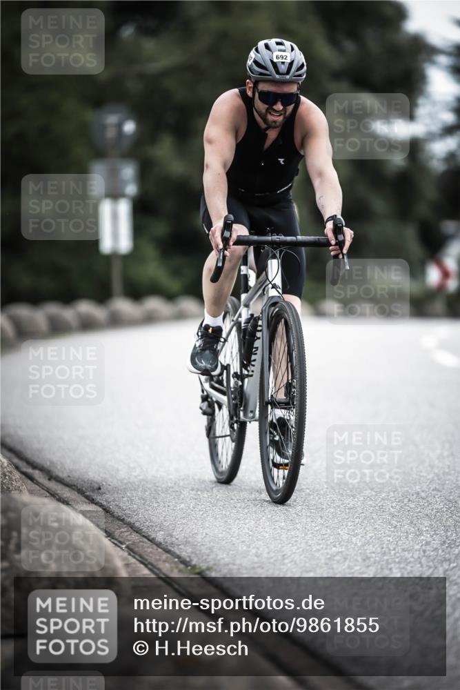 21.06.2026 - 29. Vierlanden-Triathlon H.Heesch http://msf.ph/oto/9861855 21.06.2026 12:10:02 Radfahren 650, 692, 699, 745, 788 meine-sportfotos.de