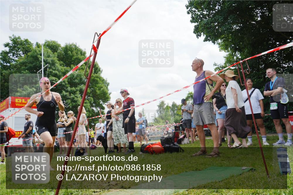 21.06.2026 - 29. Vierlanden-Triathlon LAZAROV Photography http://msf.ph/oto/9861858 21.06.2026 13:23:53 Schwimmen 1191, 1207, 1218 meine-sportfotos.de